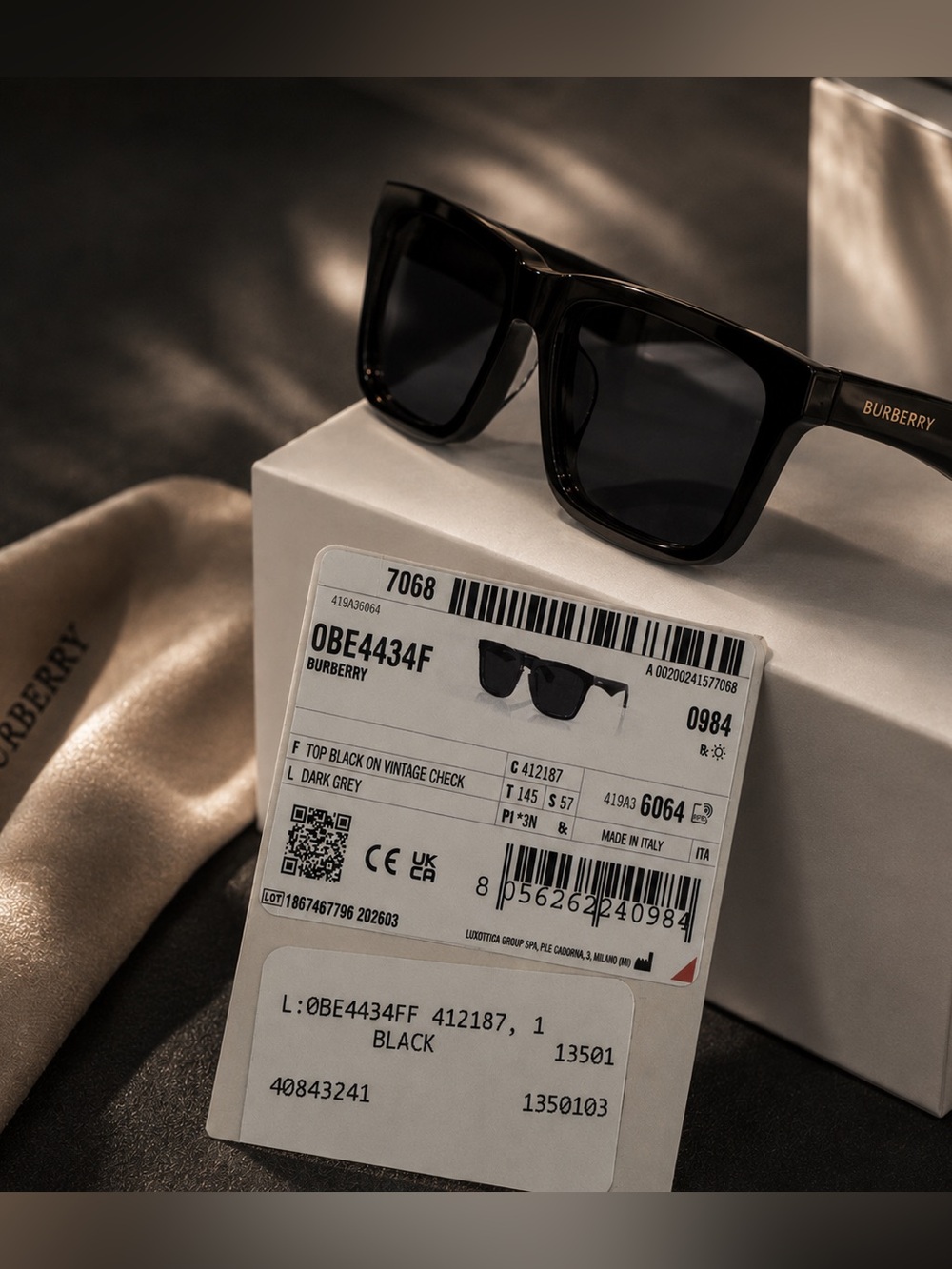 Burberry Black Rectangle Unisex Designer Sunglasses 57 Italy - Picture 12 of 17